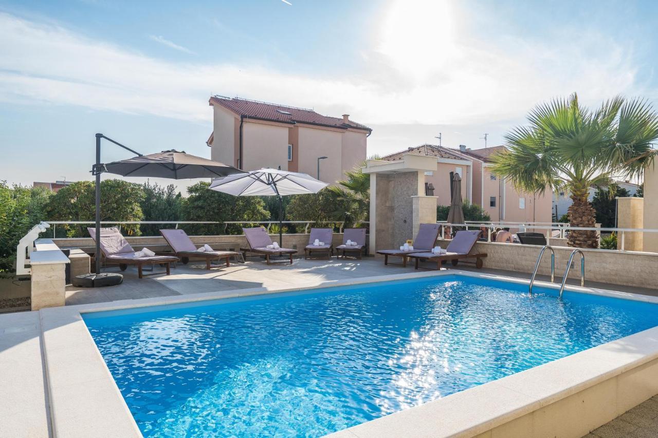 Apartments & Rooms Danivan Pool Villas B Novalja Dış mekan fotoğraf