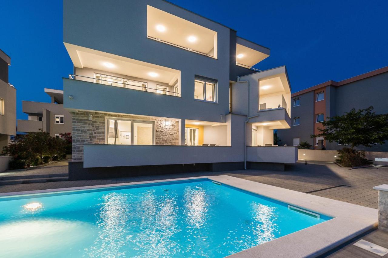 Apartments & Rooms Danivan Pool Villas B Novalja Dış mekan fotoğraf