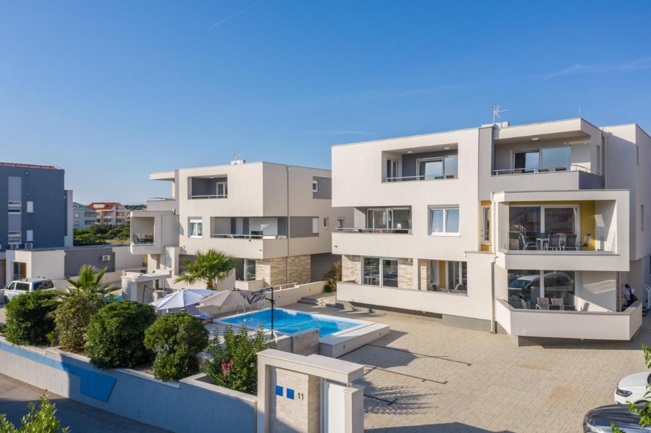 Apartments & Rooms Danivan Pool Villas B Novalja Dış mekan fotoğraf