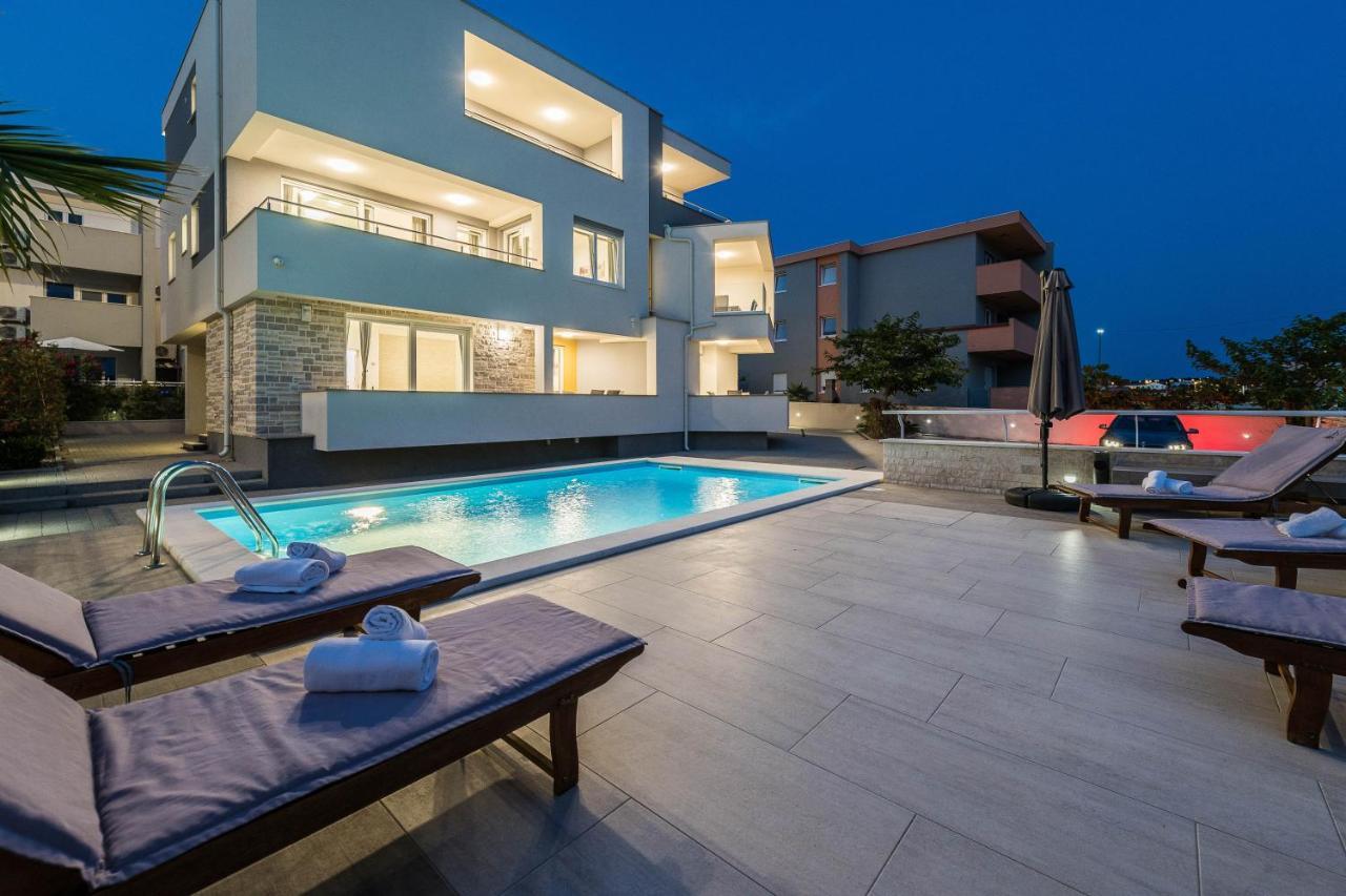 Apartments & Rooms Danivan Pool Villas B Novalja Dış mekan fotoğraf