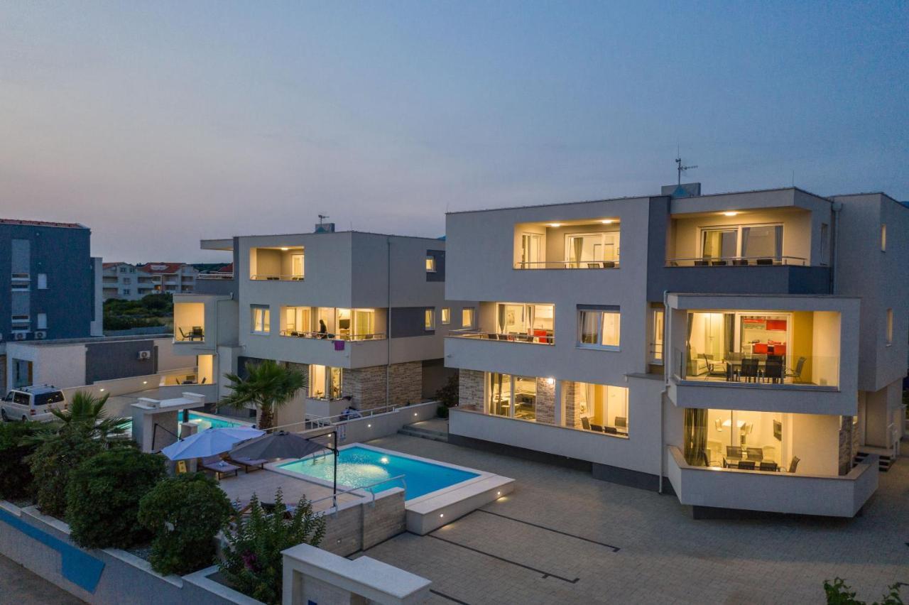 Apartments & Rooms Danivan Pool Villas B Novalja Dış mekan fotoğraf