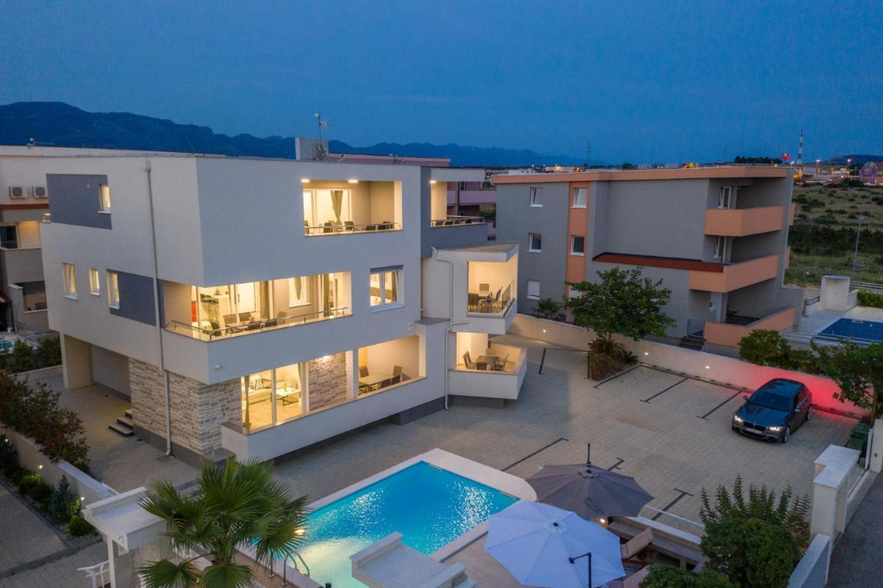 Apartments & Rooms Danivan Pool Villas B Novalja Dış mekan fotoğraf