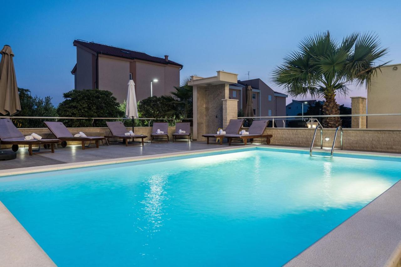 Apartments & Rooms Danivan Pool Villas B Novalja Dış mekan fotoğraf
