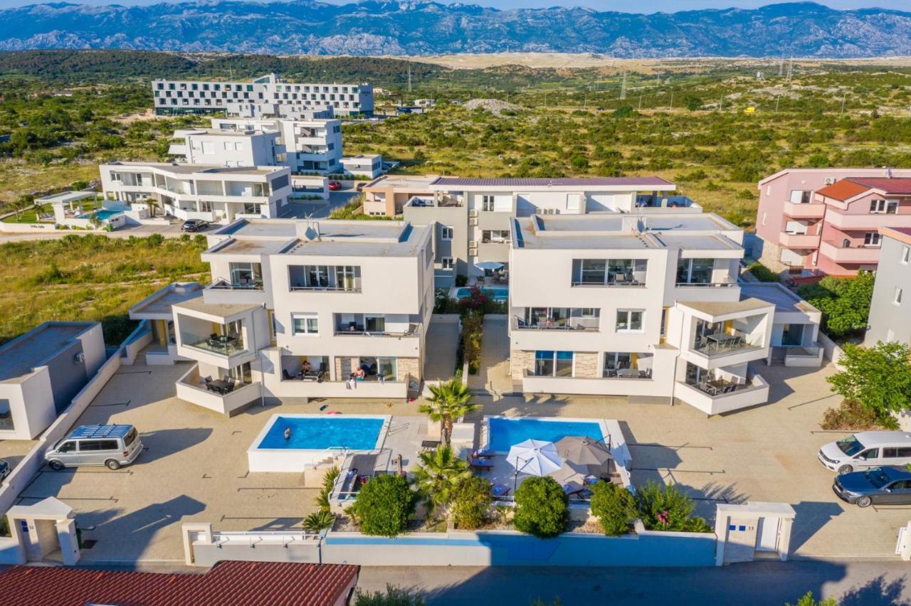 Apartments & Rooms Danivan Pool Villas B Novalja Dış mekan fotoğraf